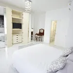 St Peter's Elegant Holidays Apartament Rzym