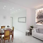 St Peter's Elegant Holidays Apartament Rzym